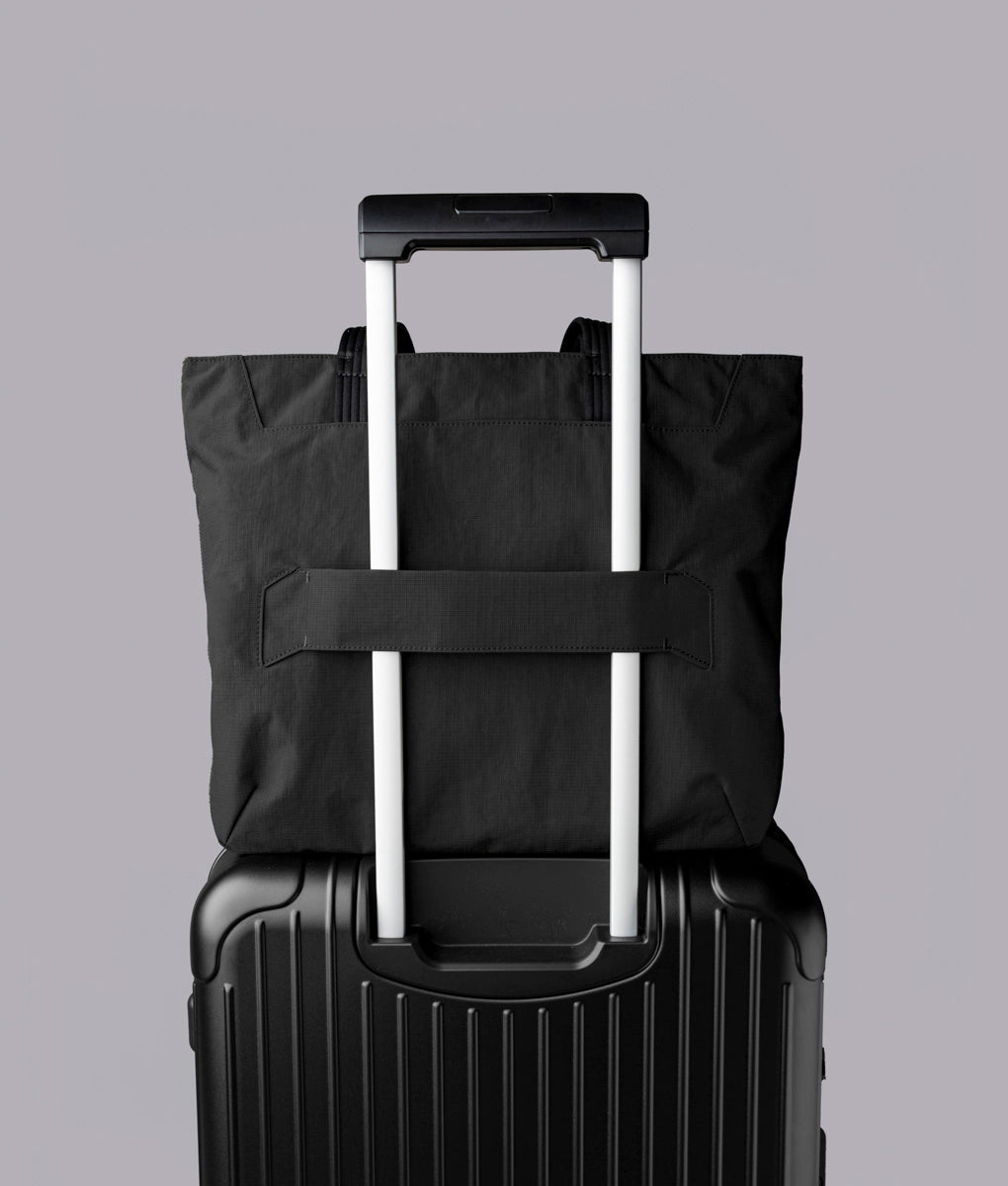 Flight Tote (M)